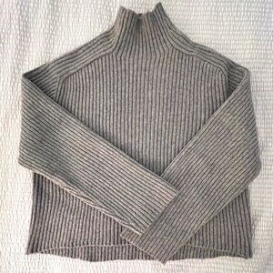 H&M heather grey cropped knit sweater